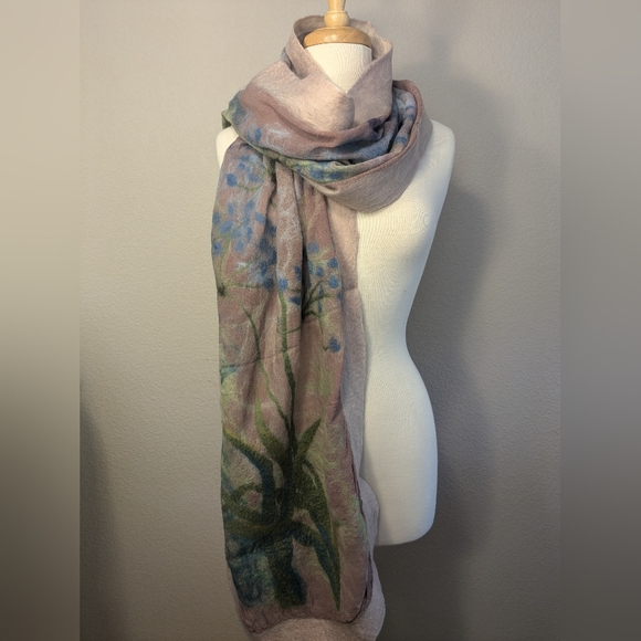 Silk scarf with Nuno felting